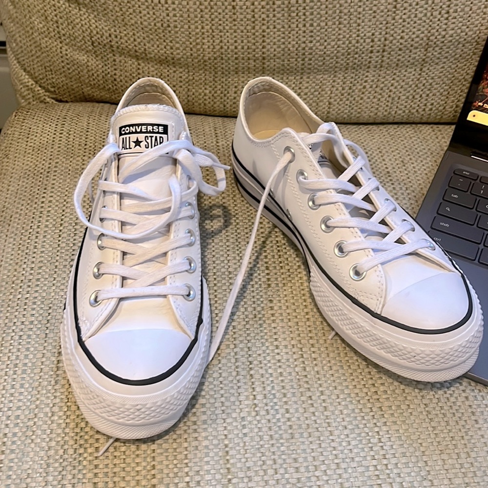 Converse ALL STAR- platform sneakers-Women’s size 7